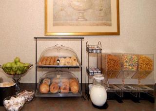 Hotel Comfort Inn & Suites North