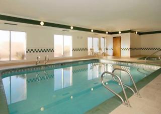 Hotel Comfort Inn & Suites North
