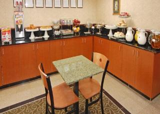 Hotel Comfort Suites