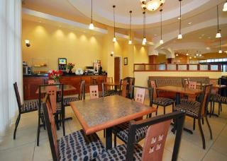 Hotel Comfort Suites