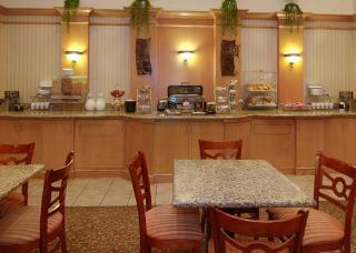 Hotel Comfort Suites