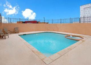 Hotel Comfort Suites