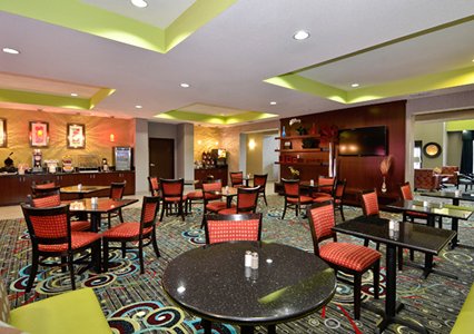 Hotel Comfort Suites