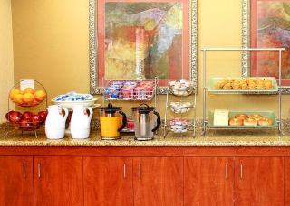 Hotel Comfort Suites