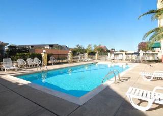 Hotel Comfort Suites