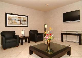 Hotel Comfort Suites