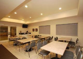 Hotel Comfort Suites