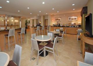 Hotel Comfort Suites