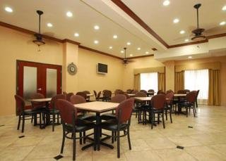 Hotel Comfort Suites