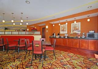 Hotel Comfort Suites