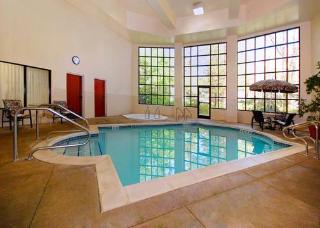 Hotel Comfort Suites