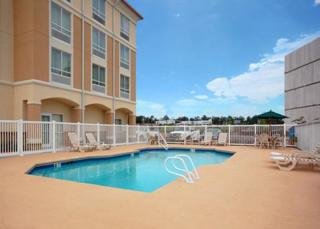 Hotel Comfort Suites