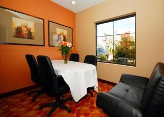 Hotel Comfort Suites