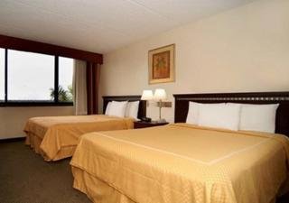 Hotel Comfort Suites Airport
