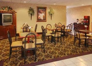 Hotel Comfort Suites Airport
