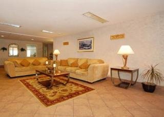 Hotel Comfort Suites Airport