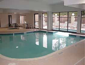 Hotel Comfort Suites Airport