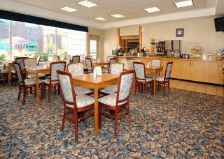Hotel Comfort Suites Airport