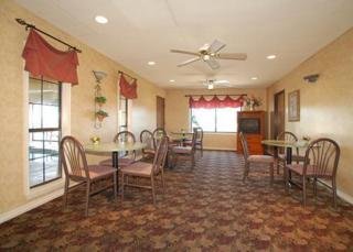Hotel Comfort Suites Airport