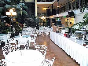 Hotel Comfort Suites Airport