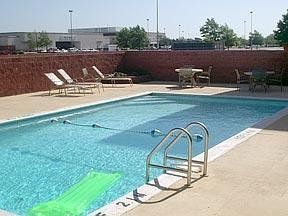 Hotel Comfort Suites Airport