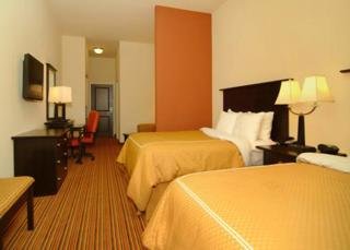 Hotel Comfort Suites Alexandria Airport