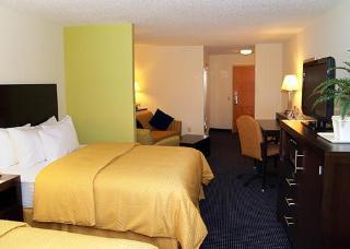 Hotel Comfort Suites Amish Country