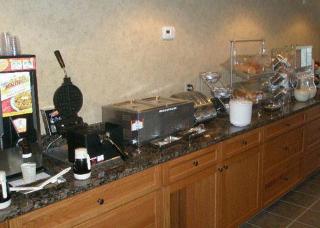 Hotel Comfort Suites Anchorage International Airport