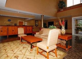 Hotel Comfort Suites At Harbison
