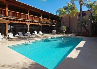 Hotel Comfort Suites At Sabino Canyon