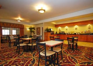 Hotel Comfort Suites At South Broadway Mall