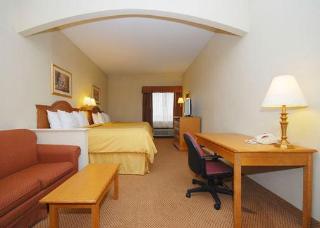 Hotel Comfort Suites At South Broadway Mall