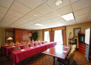 Hotel Comfort Suites At Virginia Center Commons