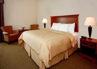 Hotel Comfort Suites-baymeadows