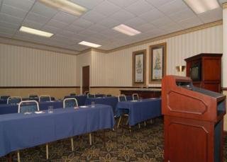 Hotel Comfort Suites-chesapeake
