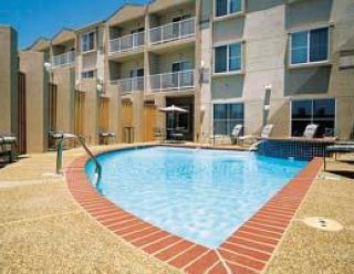 Hotel Comfort Suites Dfw Airport