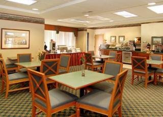 Hotel Comfort Suites-dover