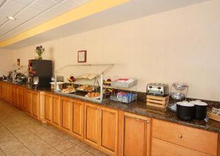 Hotel Comfort Suites Downtown