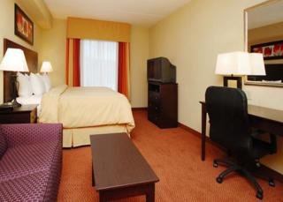 Hotel Comfort Suites East