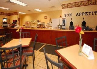 Hotel Comfort Suites-escanaba