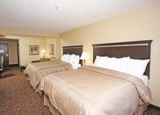 Hotel Comfort Suites Four Seasons