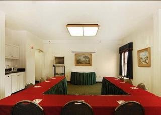 Hotel Comfort Suites Greensboro Airport