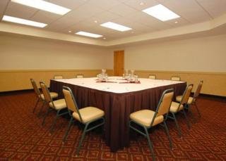 Hotel Comfort Suites Lake Country