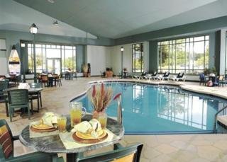 Hotel Comfort Suites Lake Country
