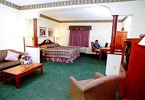 Hotel Comfort Suites-lombard