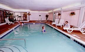 Hotel Comfort Suites-lombard