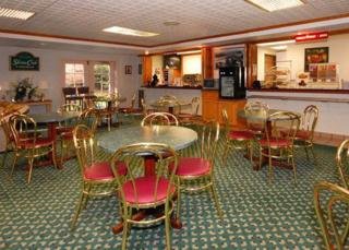 Hotel Comfort Suites-marquette