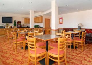 Hotel Comfort Suites Near Raymond James Stadium