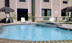 Hotel Comfort Suites-near The Galleria