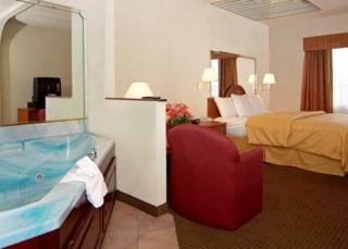 Hotel Comfort Suites Near The Galleria
